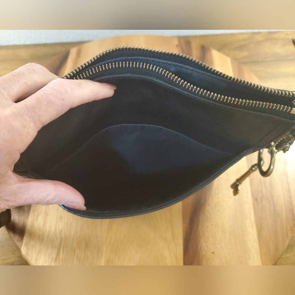 HP 🎉🎉Fossil Black Crossbody Bag - Picture 7 of 11